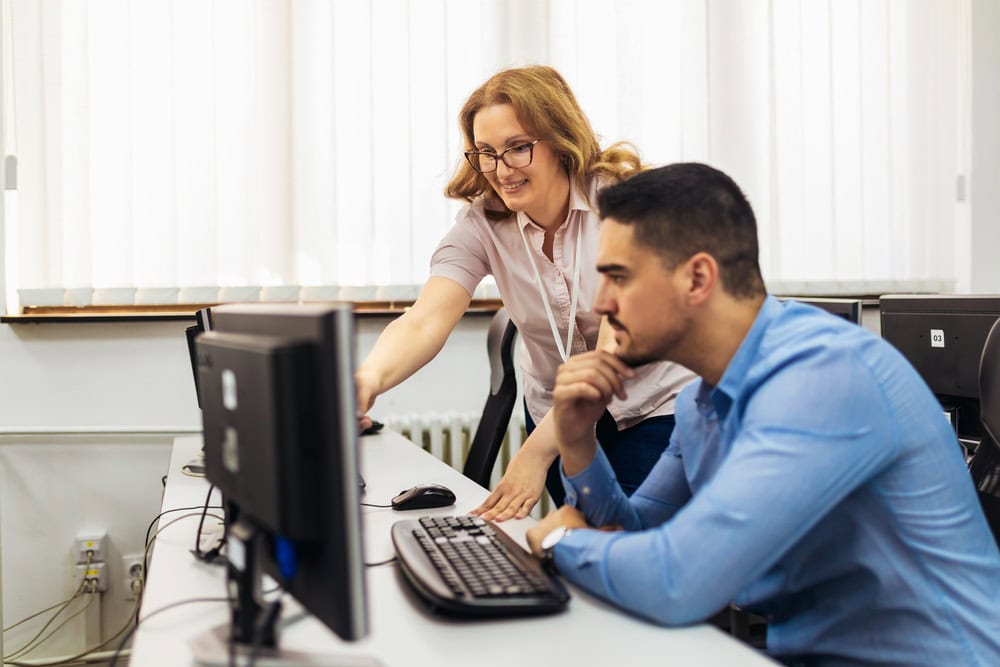 kommunikationstechnologie-unterricht-inhalte-kompetenzen